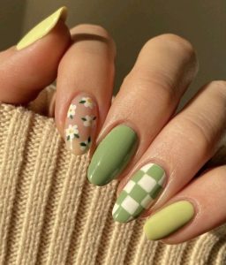 عکس مدل ناخن سبز ماچا با طراحی های مختلف